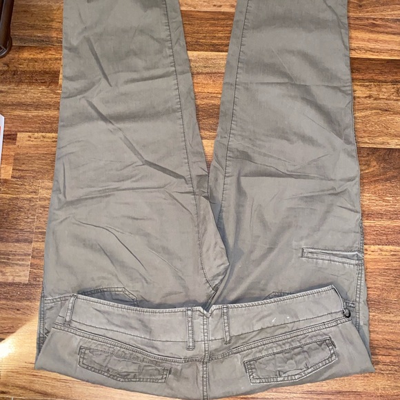 Gap Khaki Cargo Pant. Size 16 - Picture 5 of 6